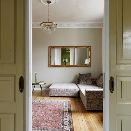 In Der Lindenallee 9